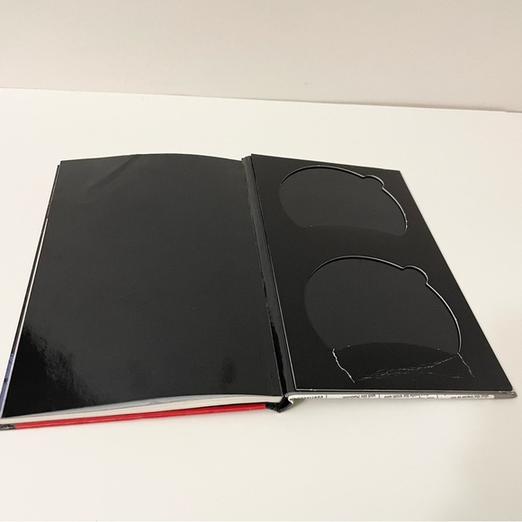 The Death of Superman Graphic Novel DC Comics Book - Picture 12 of 14